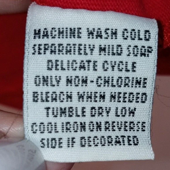 Pooh Felt a Laugh Coming On Red Graphic T Shirt Size‎ S - Picture 3 of 10